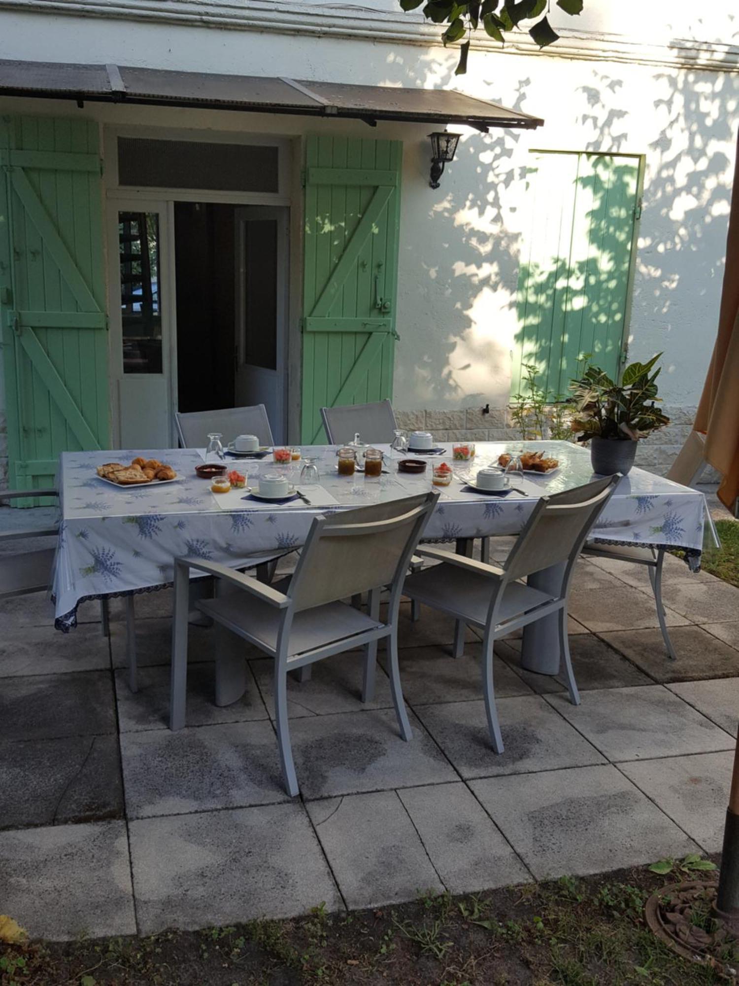 Chez Alexandra Louchats Exterior foto